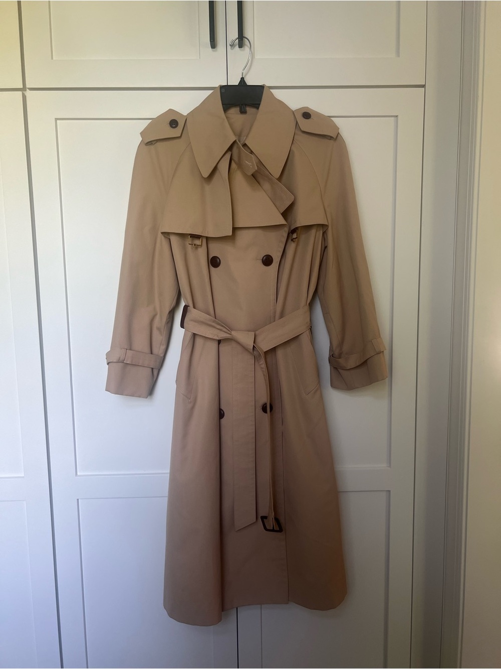Etienne Aigner Classic Double-Breasted Trench